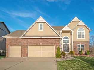 16224 Juniper St, Overland Park, KS 66085