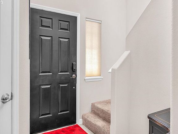3rd image of 331 SE Brookwood Ave
