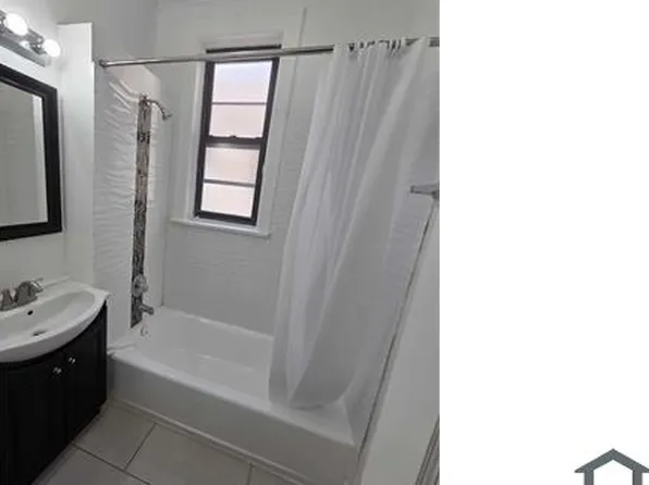 7200 S Bennett Ave APT 3, Chicago, IL 60649