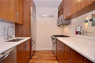 Rented by R New York