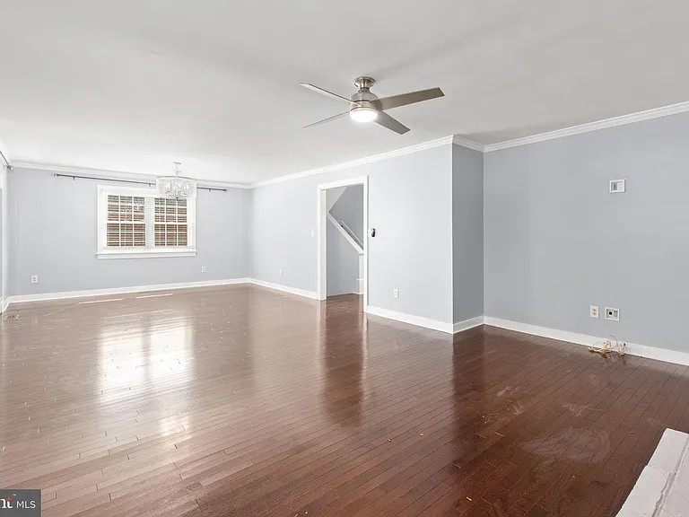 1011 Charles St #C — Photo 8