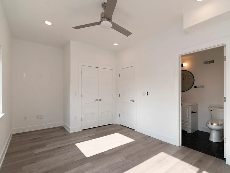 2434 N Mascher St #3 — Photo 14