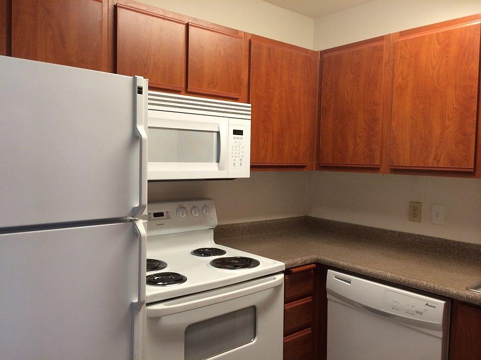 Oak Grove Village Apartment Rentals Milwaukie, OR Zillow
