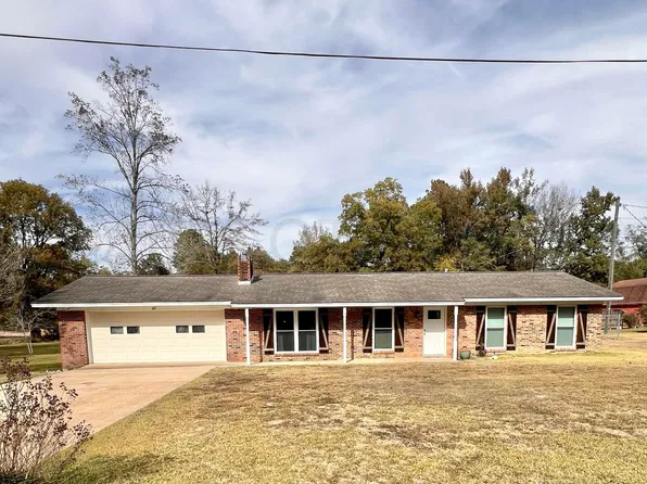 67 Lone Oak Cir, West Point, MS 39773