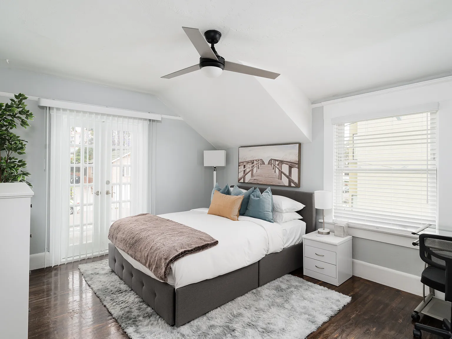 2 bed, 800 sqft, $3,500 — Photo 3