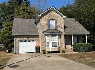 1890 Camelot Dr, Clarksville, TN 37040