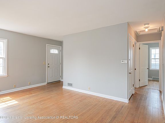 2nd image of 1208 Woodbine Ave