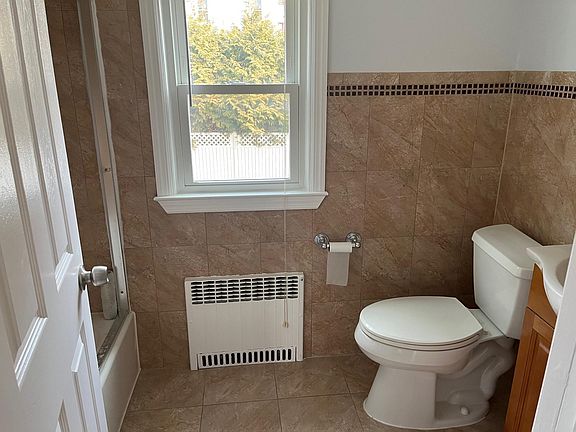 5th image of 232 Elwood Ave Floor 2