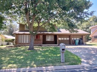 2806 N Ricketts St, Sherman, TX 75092