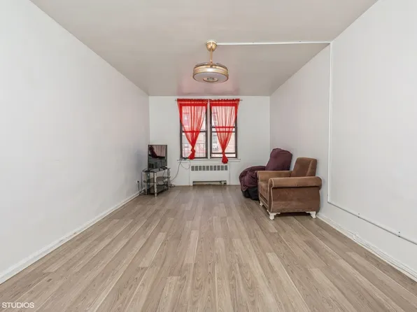 745 East 231st Street image 7 of 17