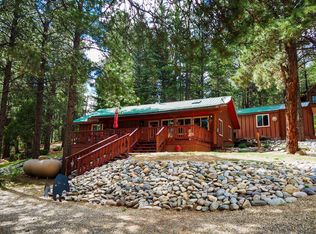 17 Lodge Rd, Taos, NM 87571