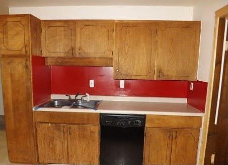 2nd image of 2122 Daylor Dr NE