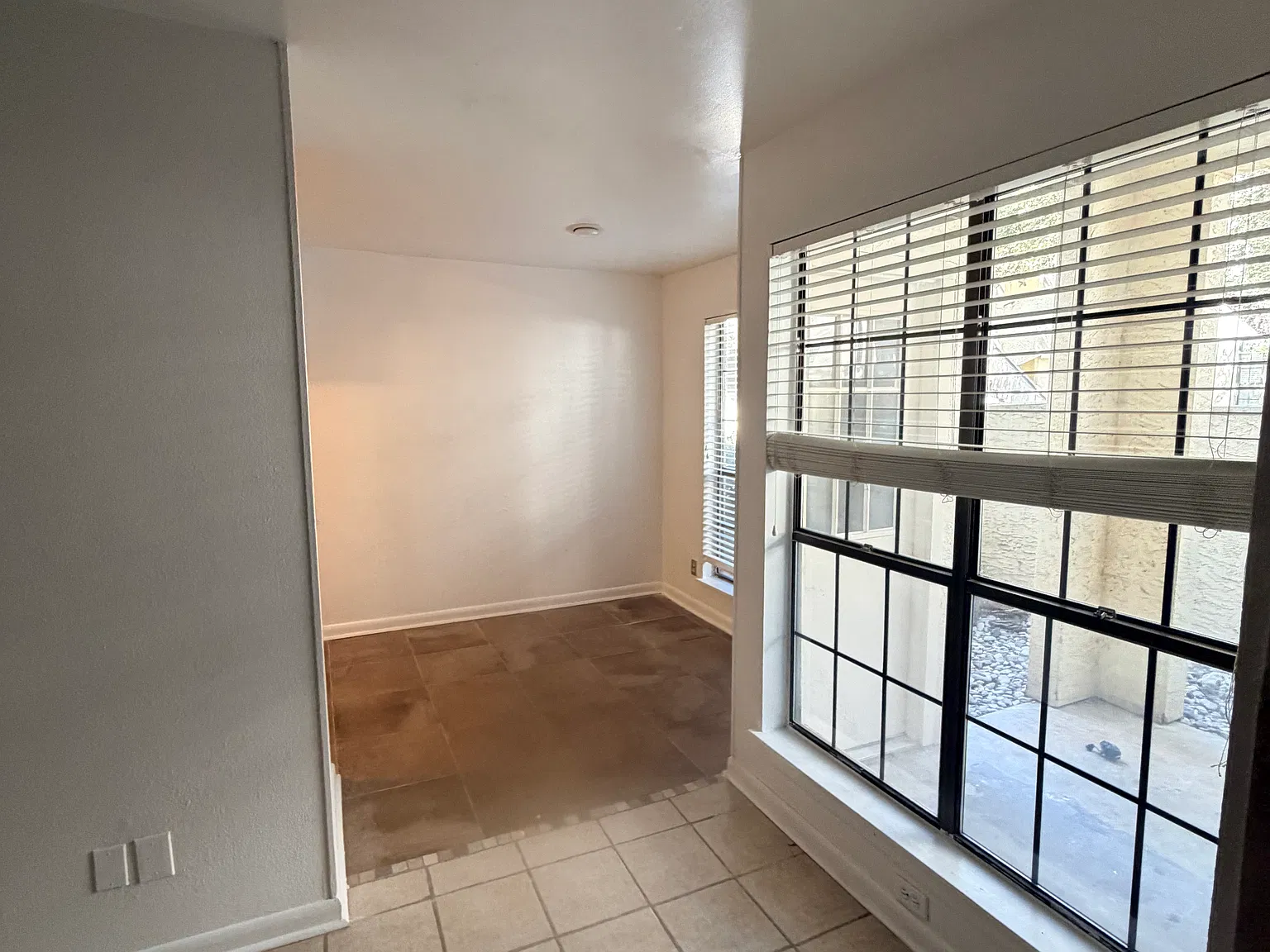2 bed, 1093 sqft, $1,595 — Photo 3