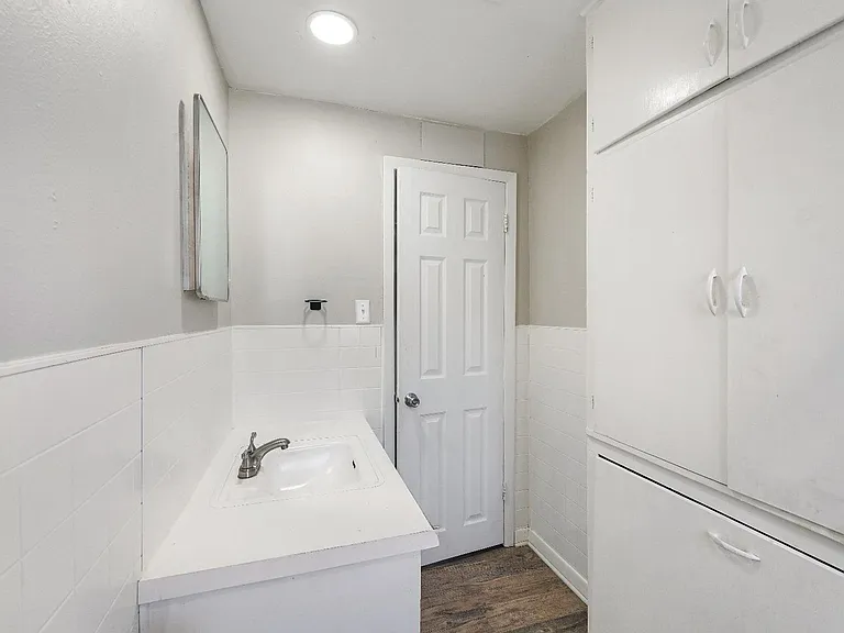 200 SW 6th Ave #B — Photo 6