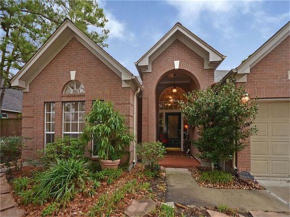 Covered front porch. Landscaping & Sprinklers
