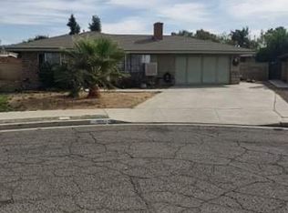 555 La Mancha Pl, Hemet, CA 92543