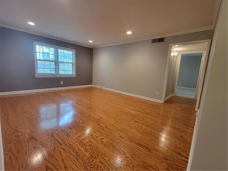1st image of 54 Lamsden Ln NW