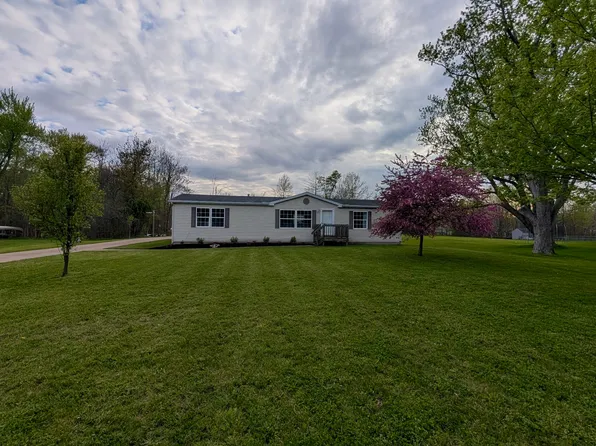 1088 Parkside Dr, Erie, PA 16511