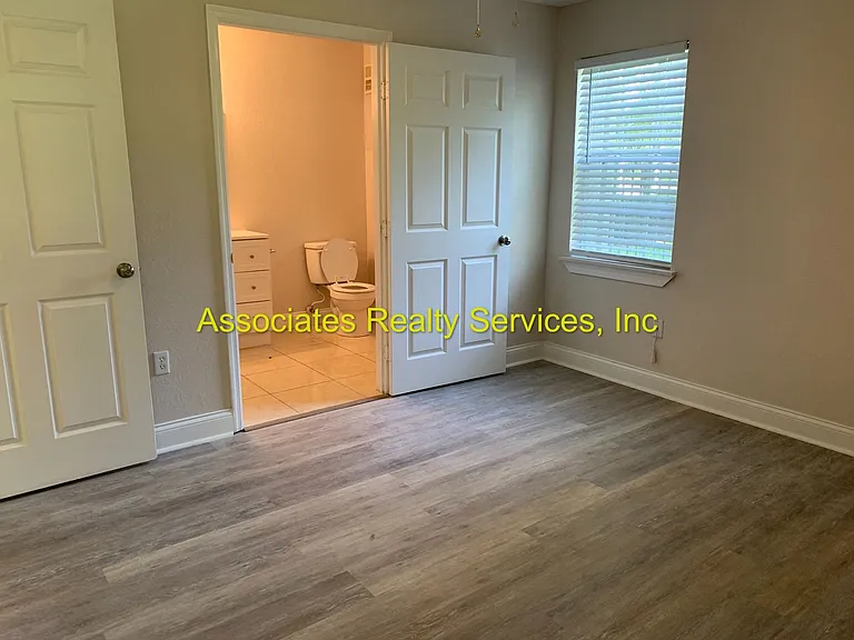 3705 SW 27th St #212 — Photo 11