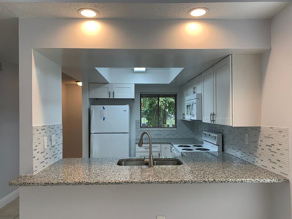 Fully Renovated Kitchen