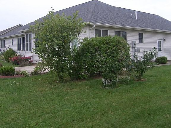 3rd image of 2030 Golfview Dr
