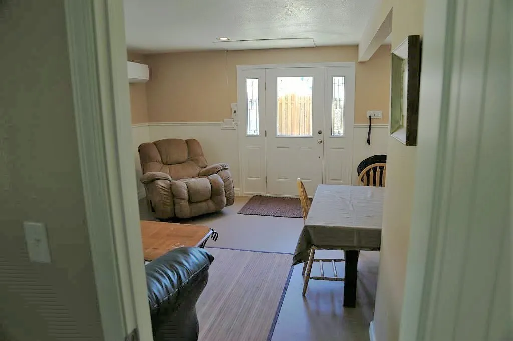 1 Bed 1 Bath House Utilities Included — Photo 4