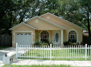 9310 N Hartts Dr, Tampa, FL 33617