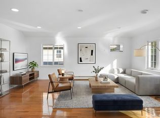 24527 148th Ave, Jamaica, NY 11422