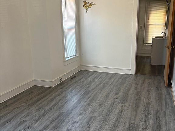 5th image of 2351 S Michigan Ave