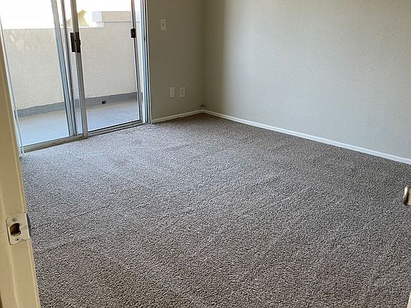5th image of 1615 Yosemite Dr #207