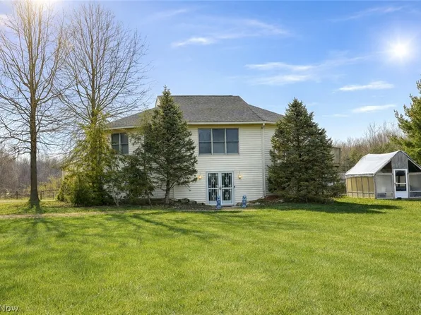 7639 Center Rd, Valley City, OH 44280