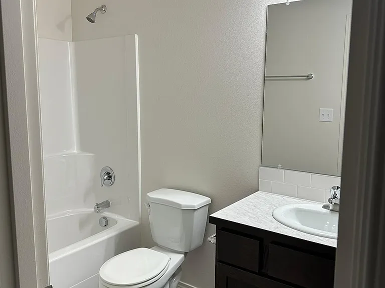 1118 Sequoia Rd — Photo 4