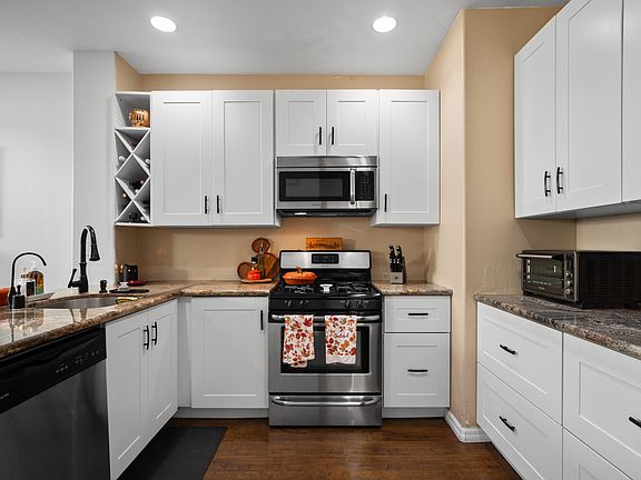 2nd image of 41880 Davenport Way
