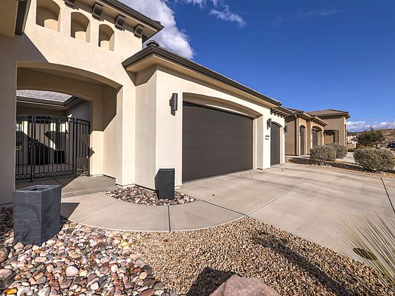 5th image of 1042 W Desert Sparrow Dr