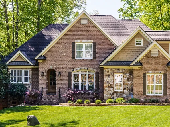 1002 Chatham Ct, Youngsville, NC 27596