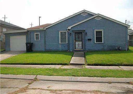 1st image of 121 Portage Pl