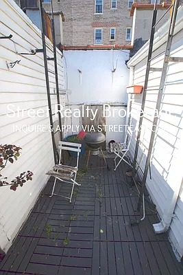 Rented by Street Realty Brokerage LLC | media 4