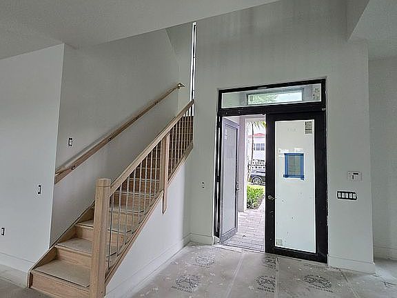 5th image of 3515 Ashwood Cir S