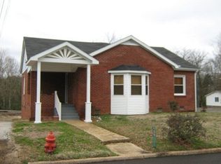 135 N Forrest Ave, Camden, TN 38320
