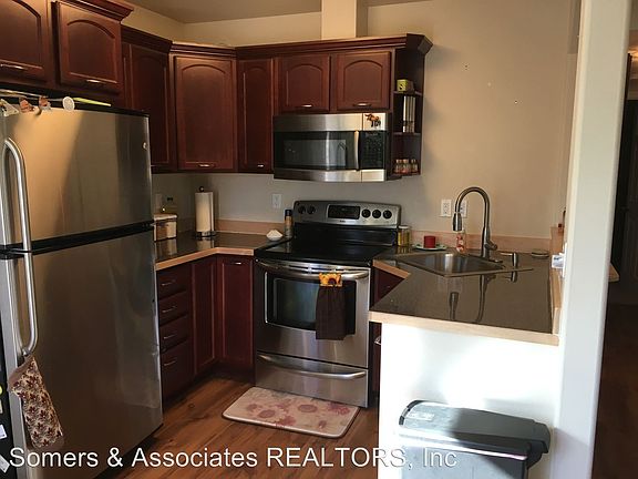 5th image of 790 Moosewood Cir