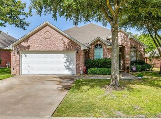 812 Valley Terrace Rd, Burleson, TX 76028