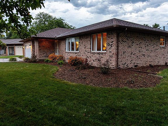 2nd image of 1422 Taylor Dr