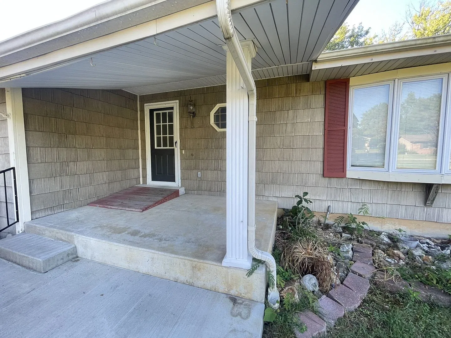 3 Bedroom 2 Bath in Troy, MO — Photo 2