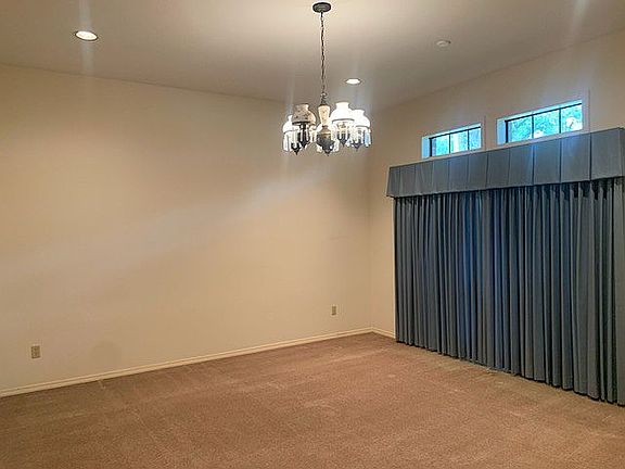 Parlor/Dining Room