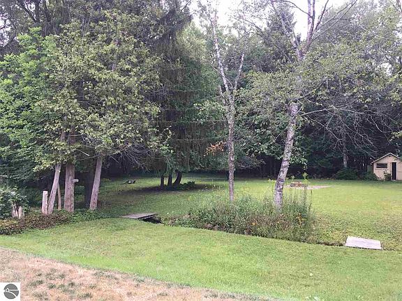 5th image of 10776 E Traverse Hwy