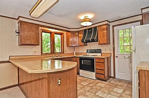 3rd image of 26-A Holliston St