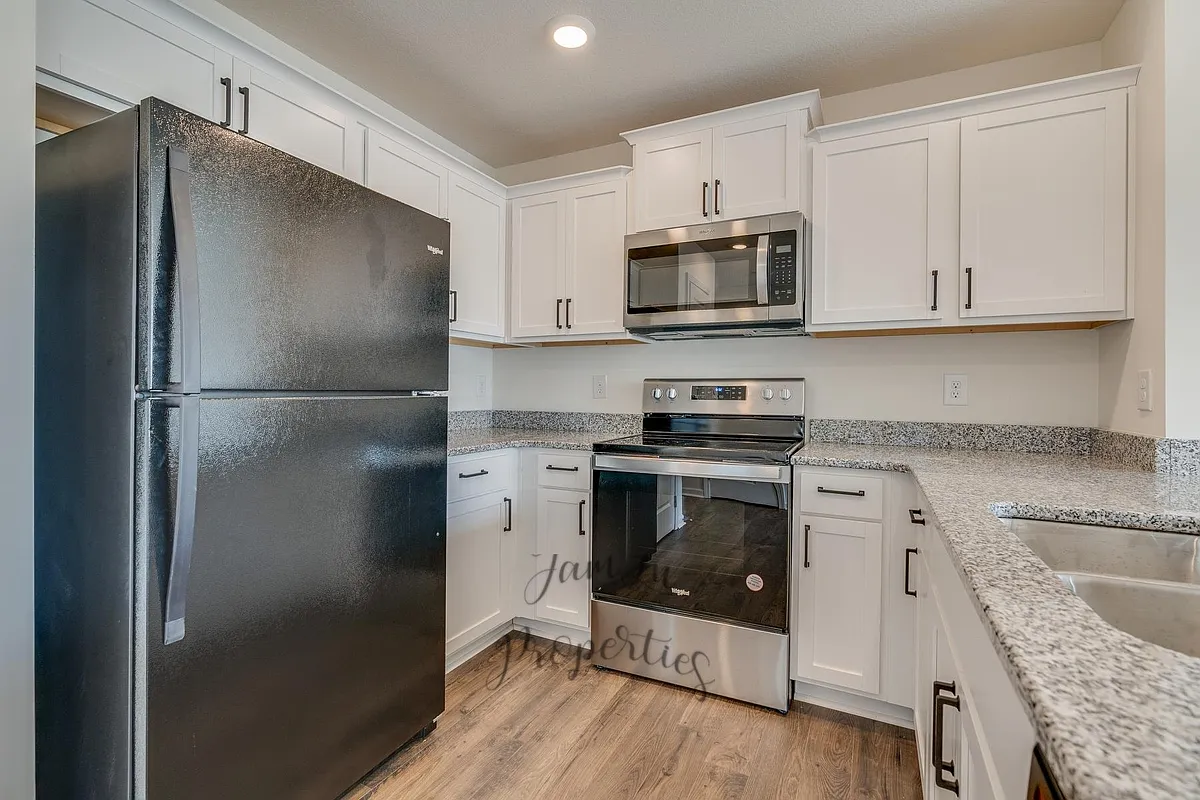 Building Photo - 712 Theobald Way #712