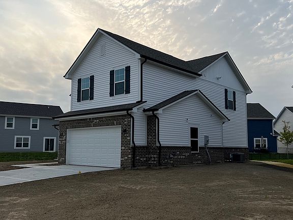 3rd image of 7127 English Oak Dr