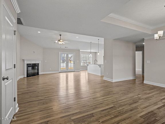4th image of 811 Lendy Drive