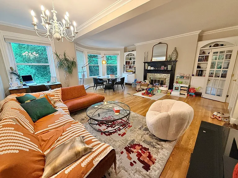 1083 Beacon St #3 — Photo 1